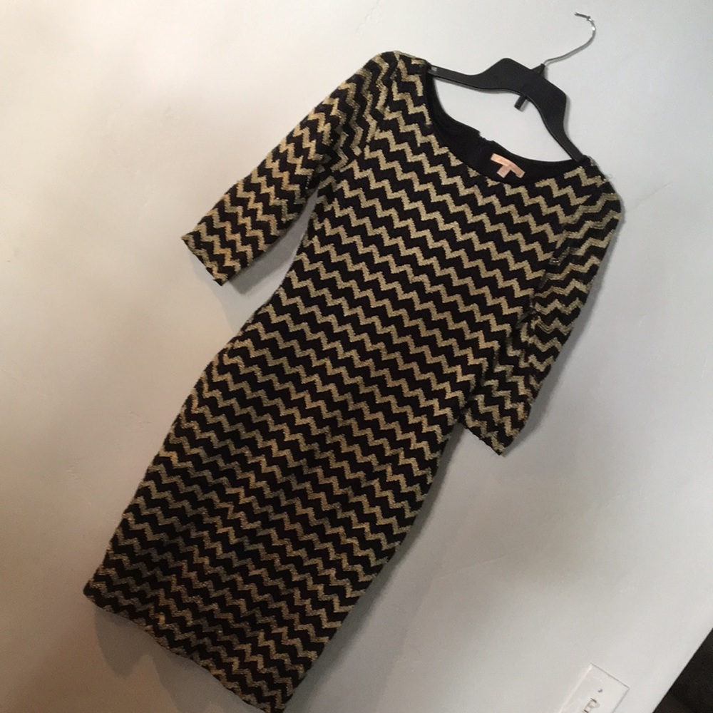 Under skies dress M